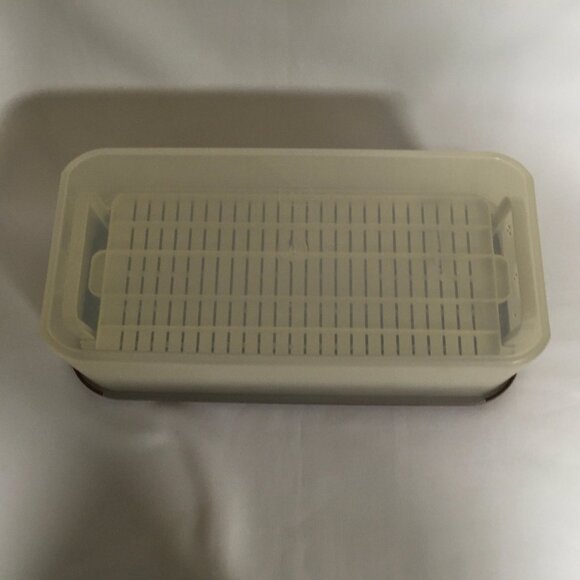 Vintage Tupperware Produce Manager With Fresh Grid Vegetable Veggies Keeper - Picture 3 of 4